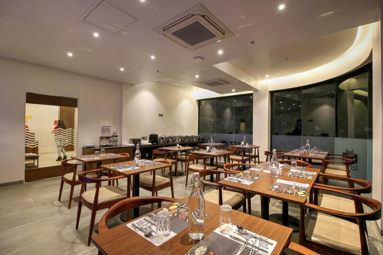 Hotel Mumbai House Ghansoli, Navi Mumbai Exteriör bild