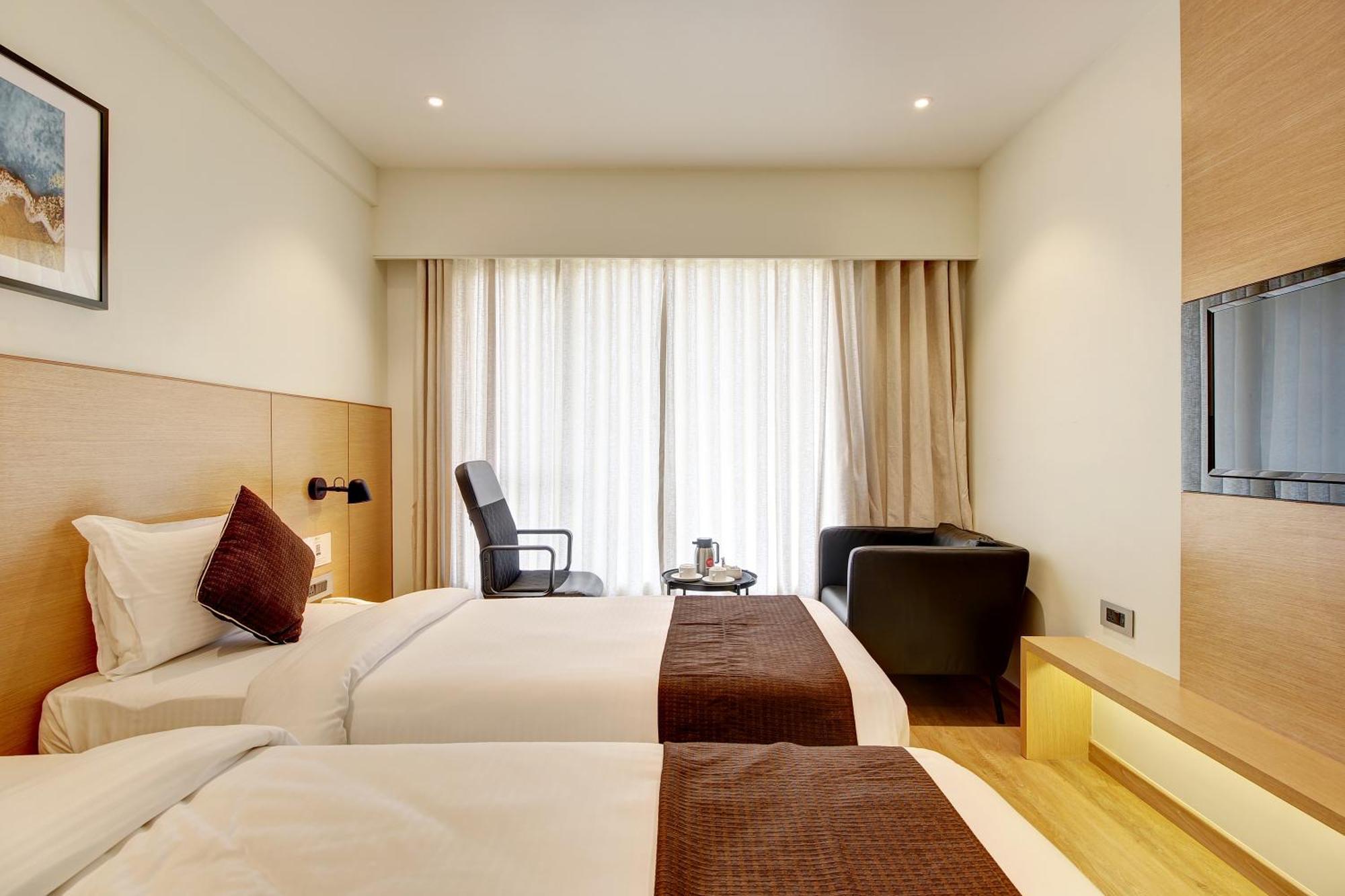 Hotel Mumbai House Ghansoli, Navi Mumbai Exteriör bild